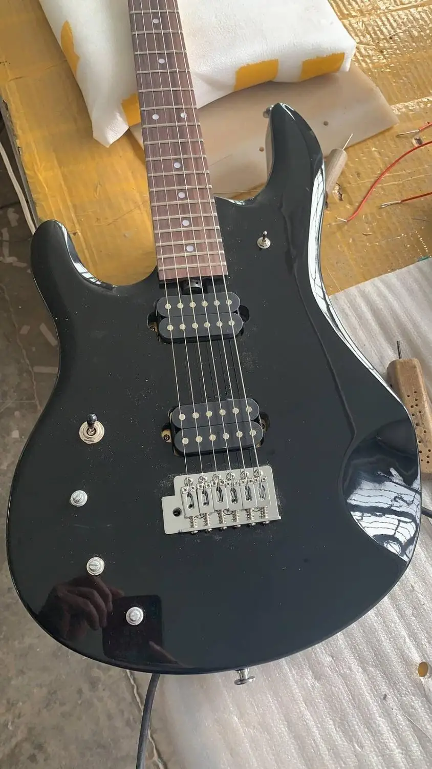 Оптовая продажа гитара для левой руки музыкальная электрическая в черном цвете