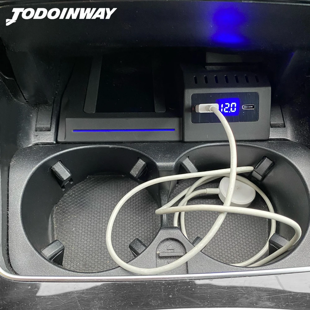 

QI Car Wireless Charger for Mercedes Benz C Class GLC W205 C300 for AMG C43 C63 Interior Modification Accessories Charging Plate
