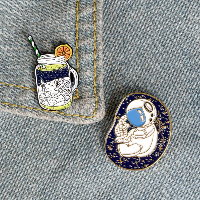 

Space travel Enamel Pin Astronauts Special Edition Brooches Bag Clothes Lapel Pin Cosmic Space Badge for kids Jewelry Gift