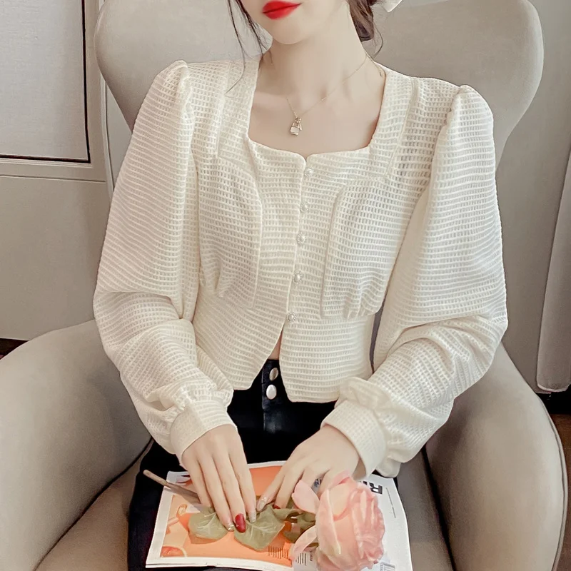 Женская рубашка с квадратным вырезом коротким рукавом и разрезом осень 2021 |