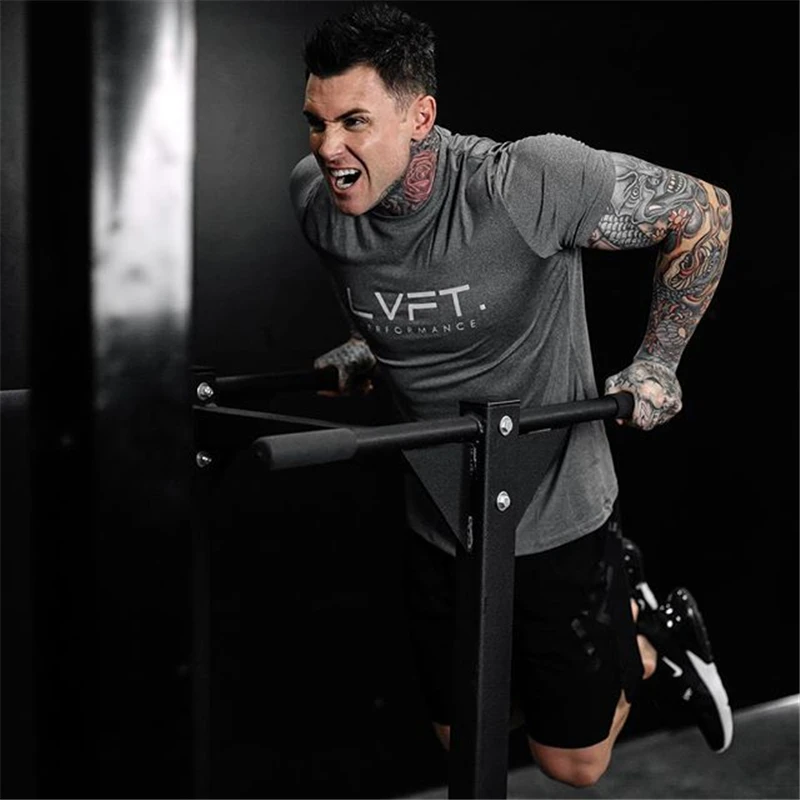 2020 летняя футболка Спортивная для бега Мужская фитнеса и с коротким рукавом