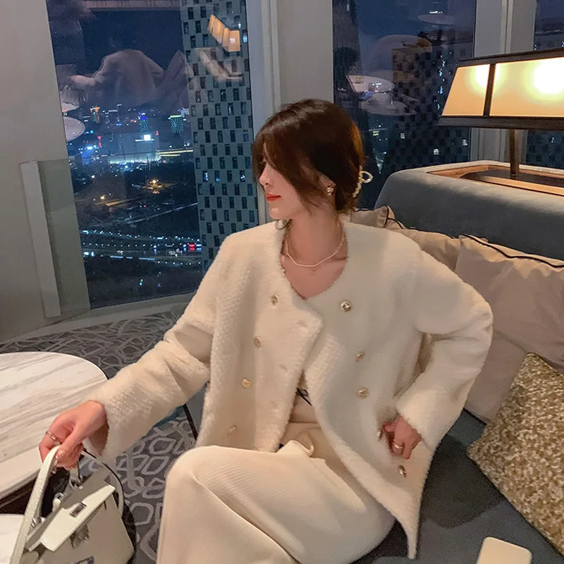 

Elegant Short Fur Coat Women Solid Double Breasted Crop Jacket Temperament Ladies Lambs Wool Fur Warm Coats Winter New Fashion