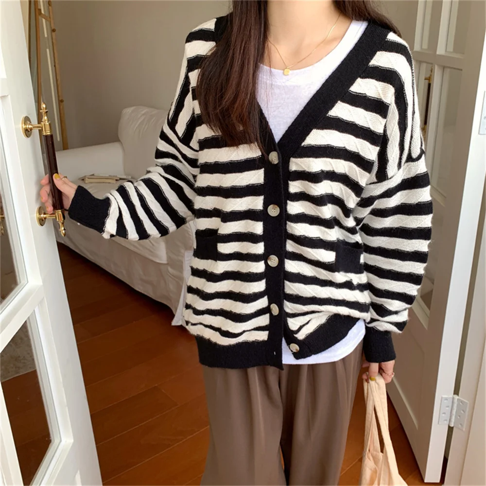 

동대문 Black Soft Comfortable Casual Women Knitted Coats Stripes Oversize All Match Autumn Chic Hot Sale Elegant Loose Sweaters