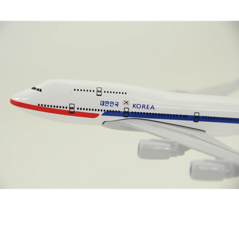 16 см авиакомпании корейские авиалинии Боинг B747 Корея песидент самолет