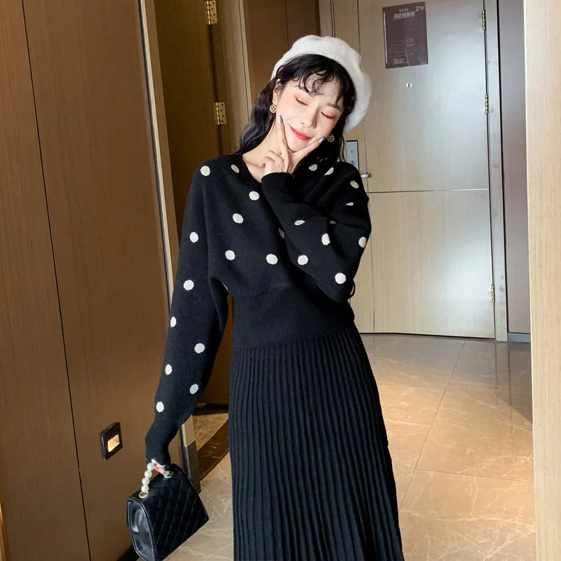 

CBAFU Polka Dot V-Neck Knitted Sweater + Elastic Waist Pleated Skirt Suit Korean Two Piece Set Hollow Out Elegant Skirt Set F758