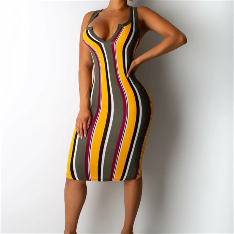 Женское платье-карандаш в полоску с V-образным вырезом и открытой спиной | Женская