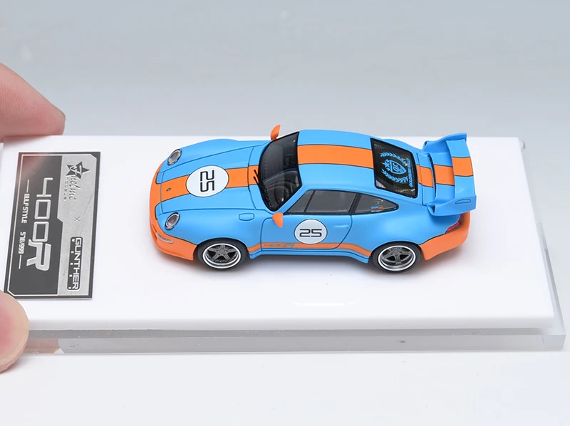 

FuelMe 1:64 Gunther Werks 993 Gulf Resin Model Car