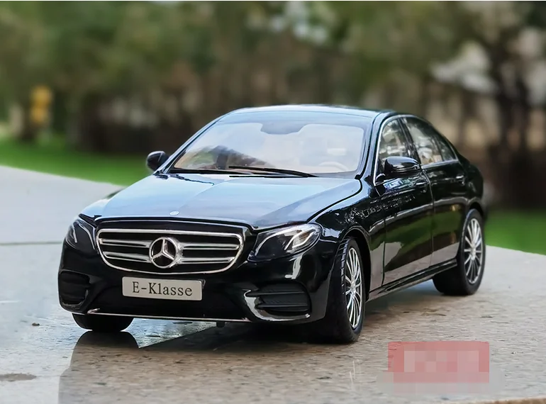 Оригинальная фабричная Изысканная литая модель автомобиля 1:18 E klase E300 S213 для