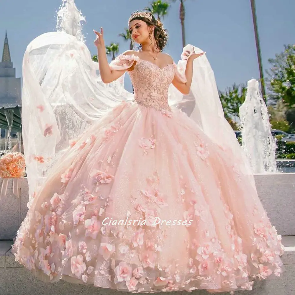 

Бальное платье с цветами ручной работы, розовое платье для Quinceanera с накидкой и открытыми плечами, кружевное платье с аппликацией для 15 лет, м...