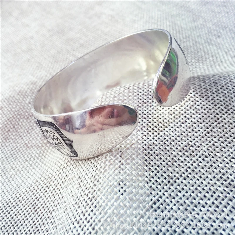 

Cuff Bracelet Tibetan Silver Plated Carved Flower Bracelet Simple Geometric Animal Opening Bangle Adjustable Jewelry Women Gifts