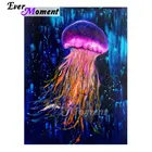 Алмазная живопись с квадратными камнями и Медузой, 5L642