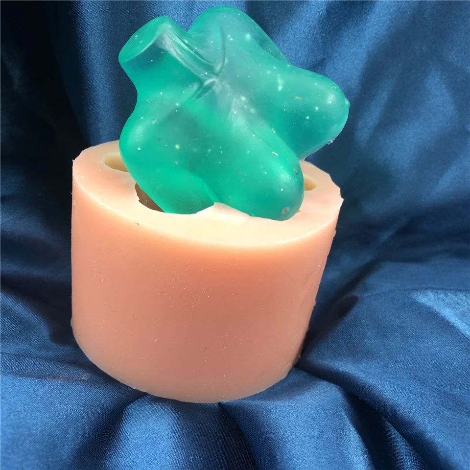 Силиконовая форма в виде свечи для женской богини