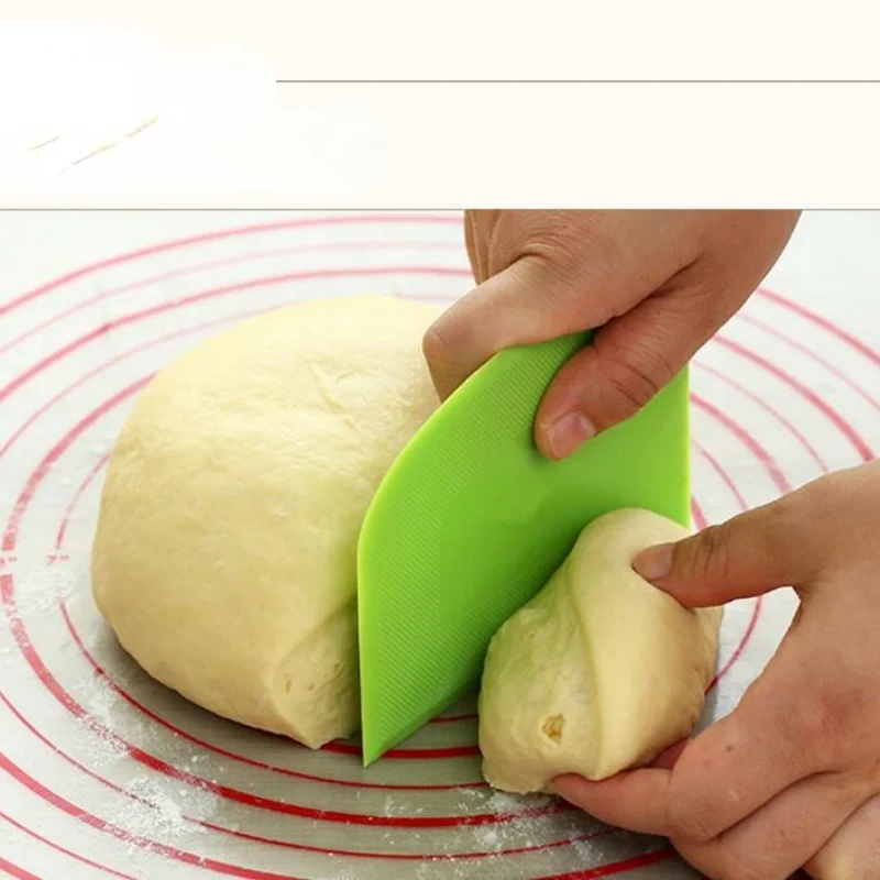 

1PC Useful Cream Spatula DIY Pastry Cutters Fondant Dough Scraper Cake Cutter Pastry Baking Tool Kitchen Accessories