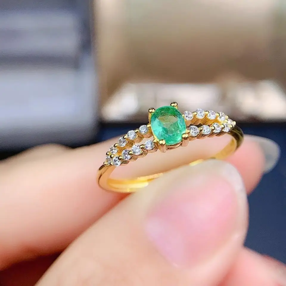 

Кольцо женское из серебра 925 пробы, с изумрудом