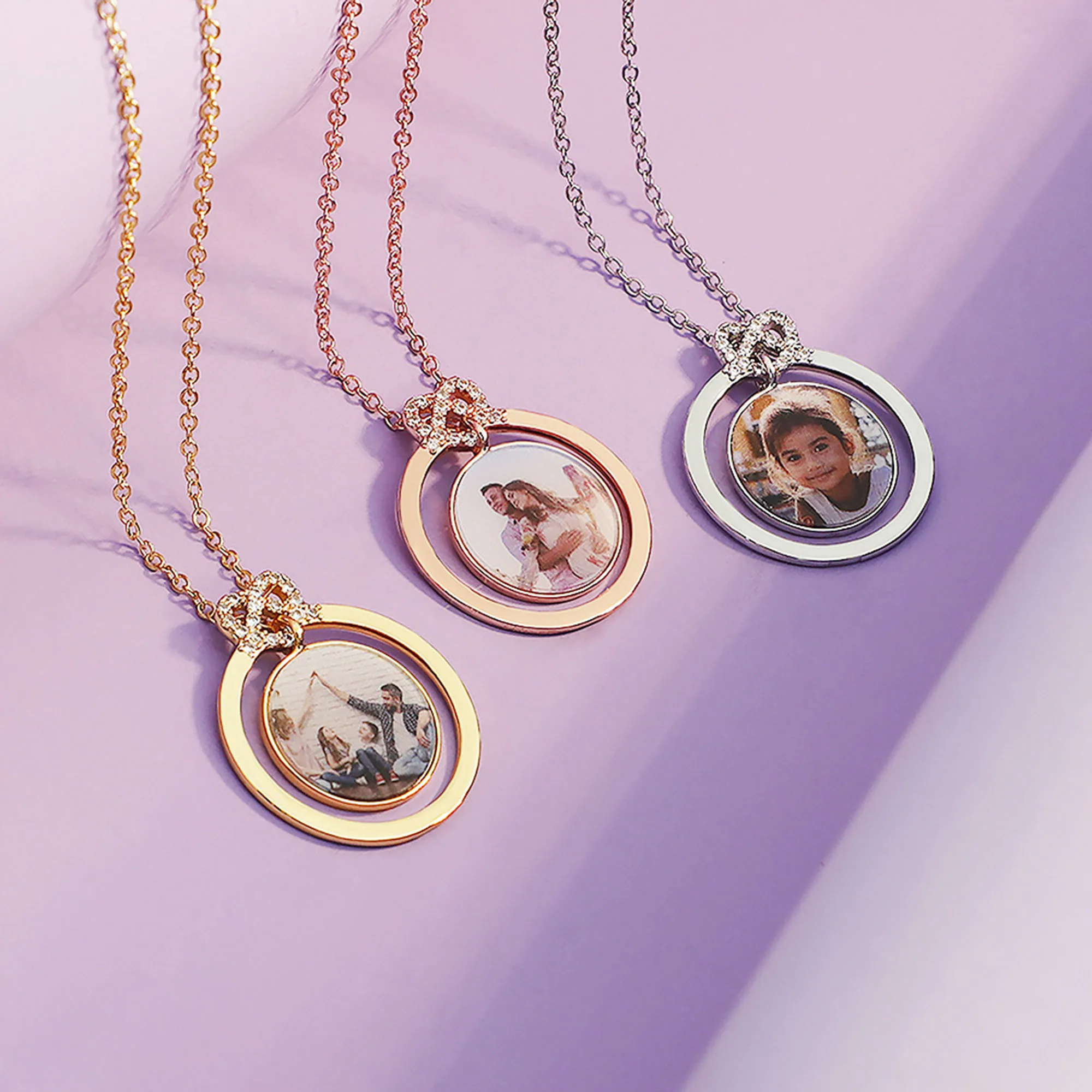 

Customized Jewelry Photo Zircon Necklaces For Women Men Round Circle Image Engraved Pendant Chain Memory Gifts For Couple Family