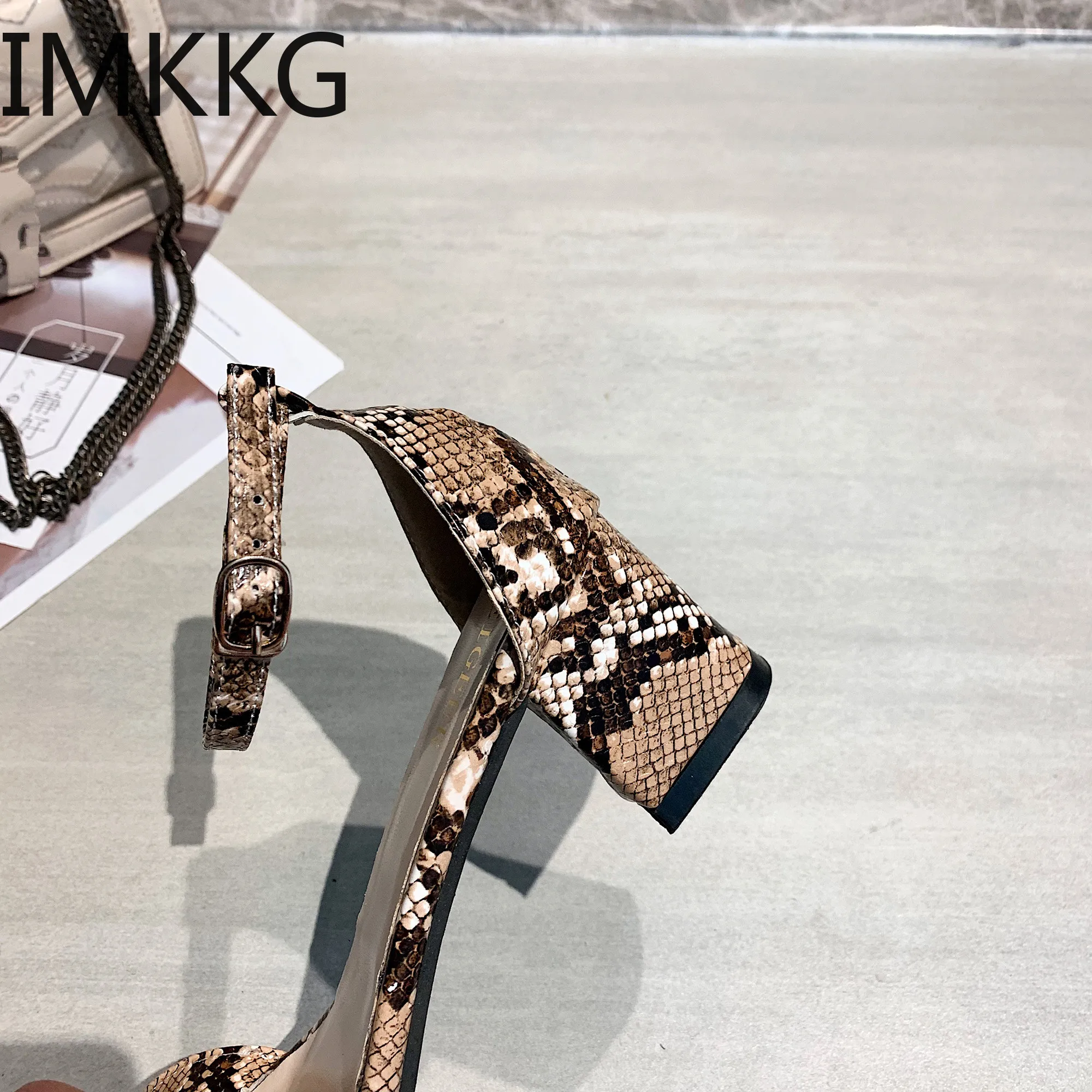 Женская обувь больших размеров 35 43 летние женские сандалии на среднем каблуке