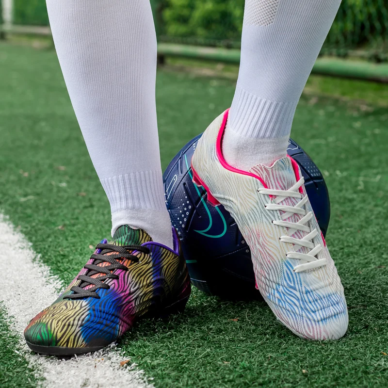 

2020 New Arrive Unisex Football Soccer Cleats Long Spikes Sneakers Men Soft Indoor Turf Futsal Child Soccer Shoes Football Boots