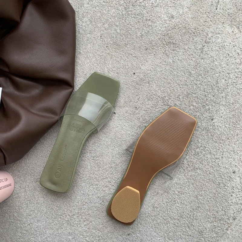 

2021 Korean summer new fashion flat bottom transparent flip flops for women