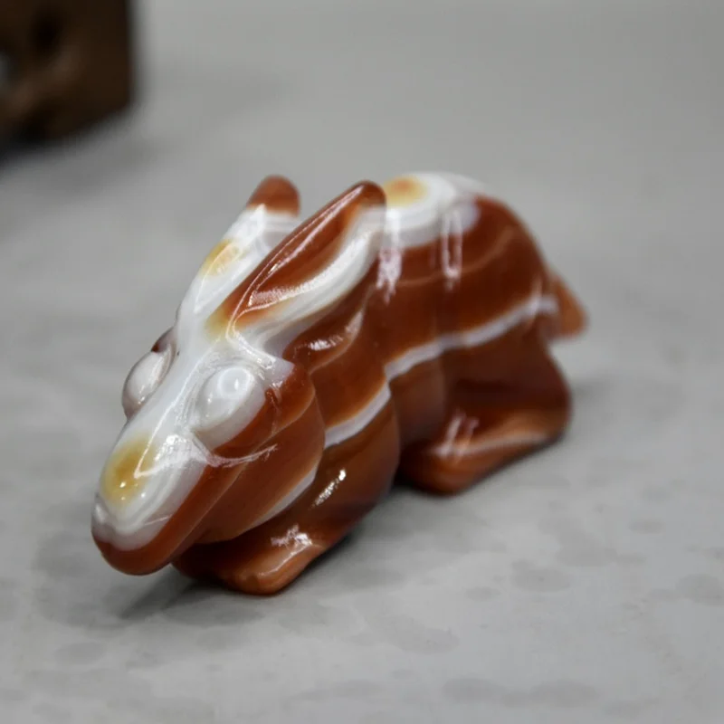 Хуншанская культура античный Агат луна кролик стол украшение коллекция резьба