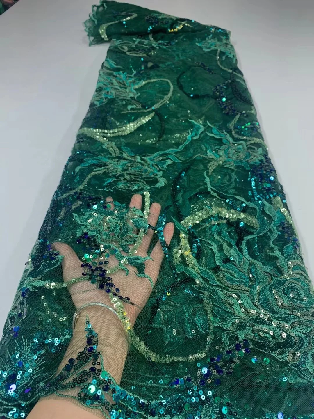 

Latest 2021 Tulle Lace Fabric High Quality African Embroidery Sequins Swiss French Tulle Sequins Wedding Dress