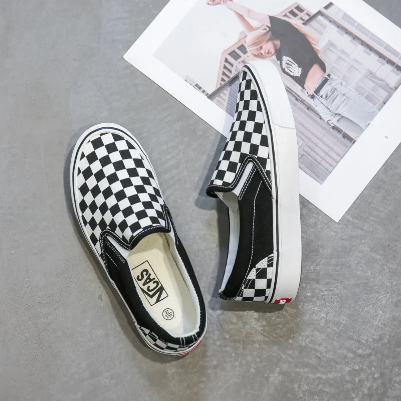 

2020 new student Korean version of all-match black and white grid ulzzang lazy canvas shoes
