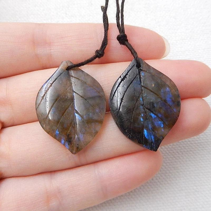 Подставка под заказ из натурального камня Лабрадорит резные листья серьги