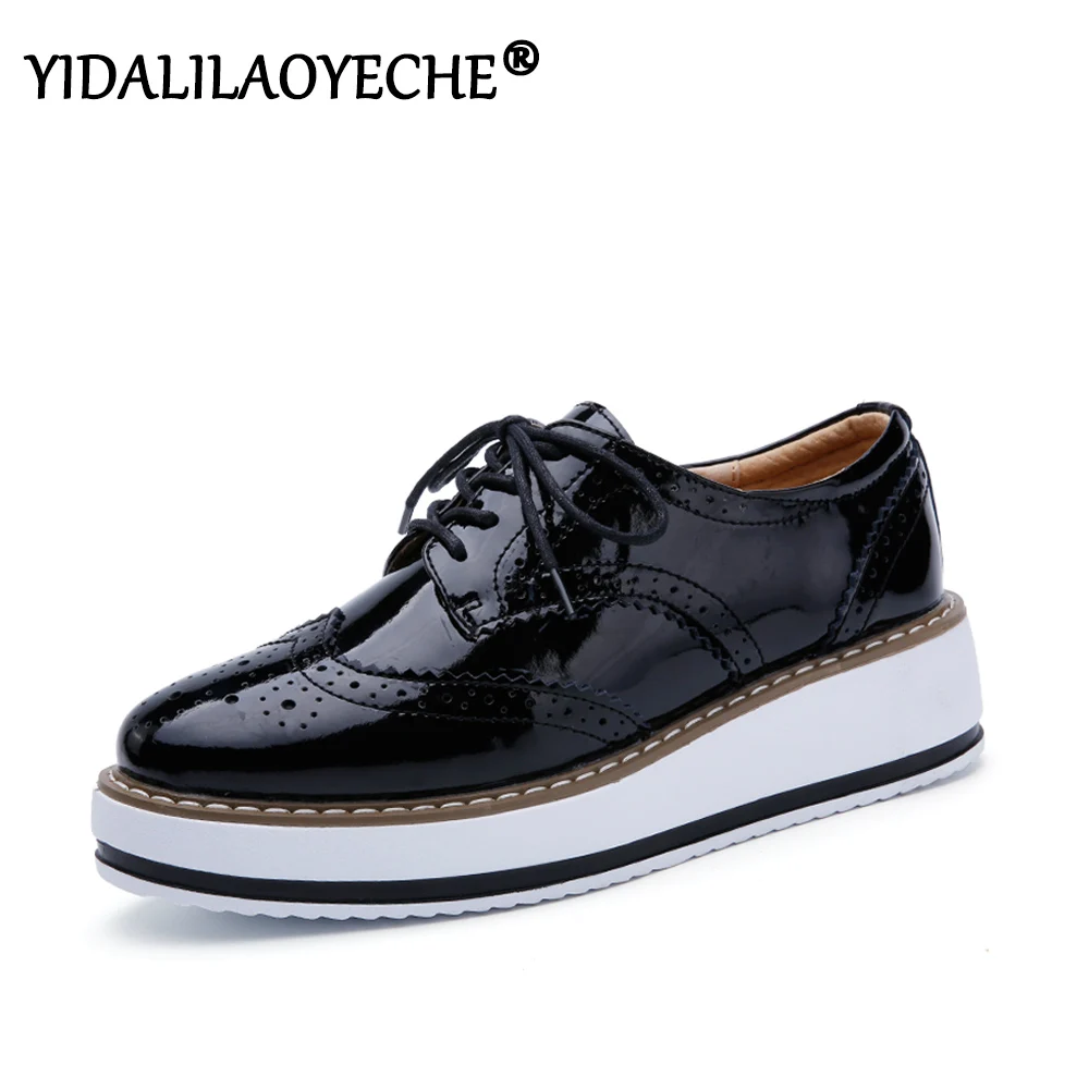 Женская обувь на плоской подошве повседневная из яркой кожи с закругленным