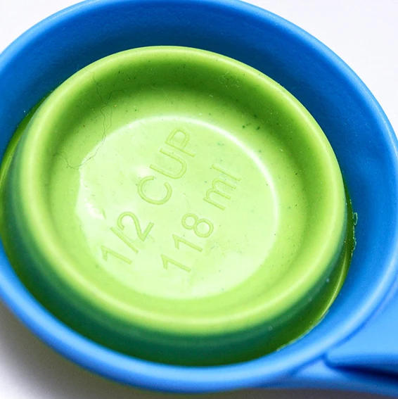 

Pet Silicone Folding Food Spoon Sealing Clip Measuring Cup Collapsible Dogs Food Scoop