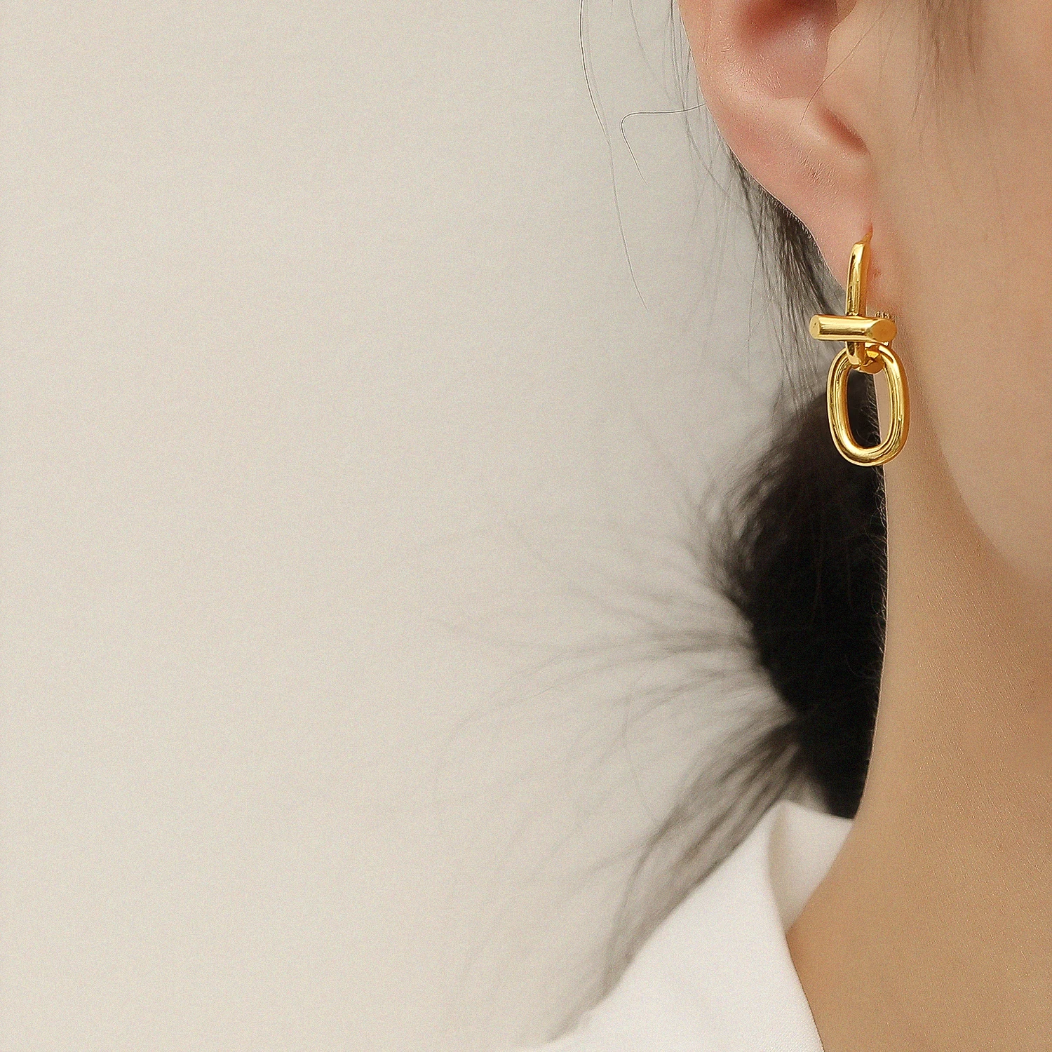 

Minimalist Metal Korean Style Gold Plated Earrings Exquisite Advanced Sense Design Jewelry For Female HYACINTH