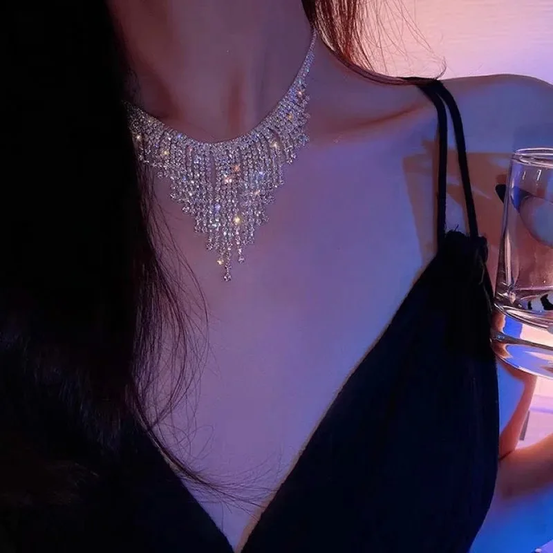

2021newhigh-end luxury rhinestone tassel necklace for women's weddingparty jewelry gift with sparkling geometriccrystal necklace