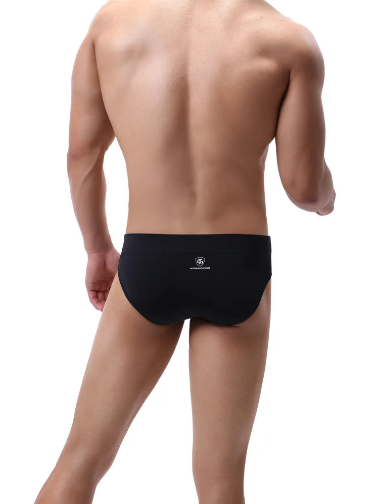 Мужские трусы брифы из нейлона зеленые классические с U образной выпуклой