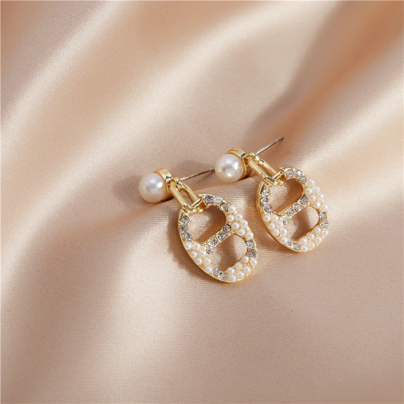 

Elegant Crystal Stud Earrings for Women Exquisite Hollow Dangle Earrings Wedding Engagement Day Jewelry Gifts Crafts