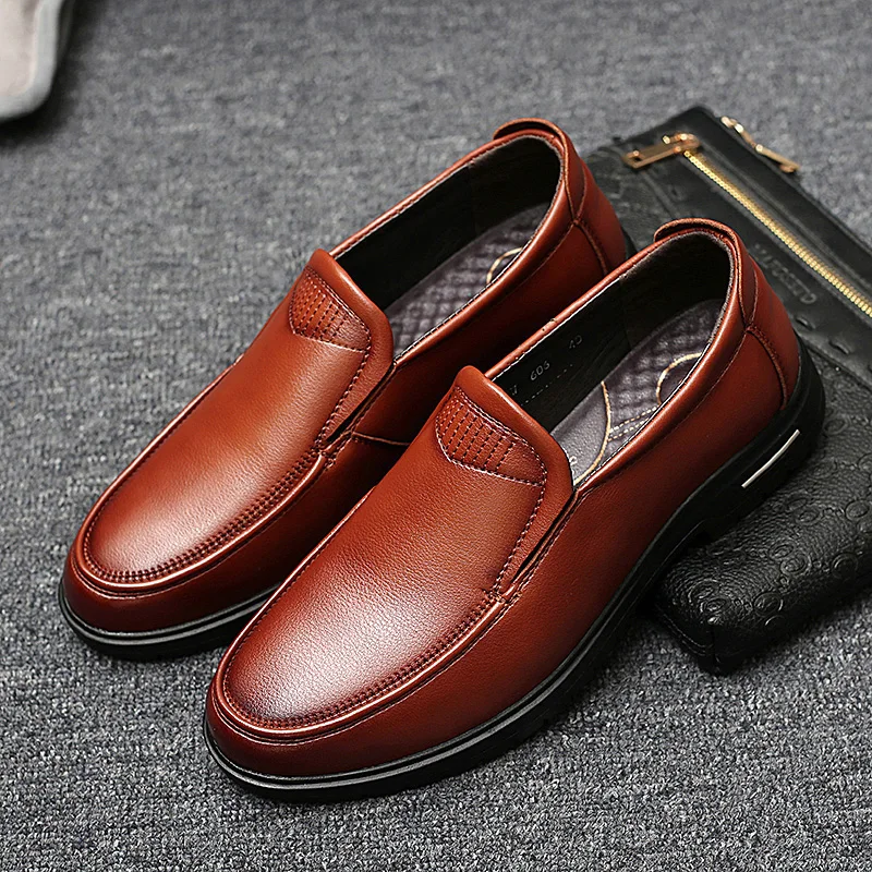 Повседневная кожаная обувь Мокасины мужские мягкие удобные туфли для вождения