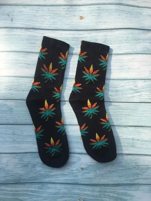 

Fashionable and comfortable high quality men's socks leaf maple leaf leisure hemp weed stockings spring autumn winter