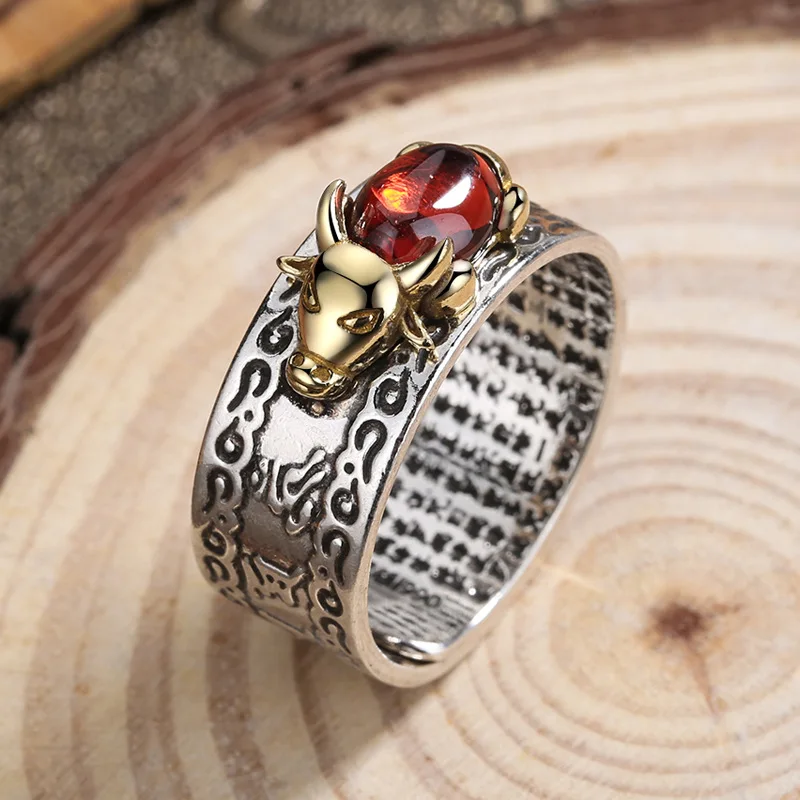

Classic Two Tone Auspicious Clouds Ox Head Rings Chinese Zodiac Ox Year Men Women's Red Zircon Rings Good Lucky Jewelry