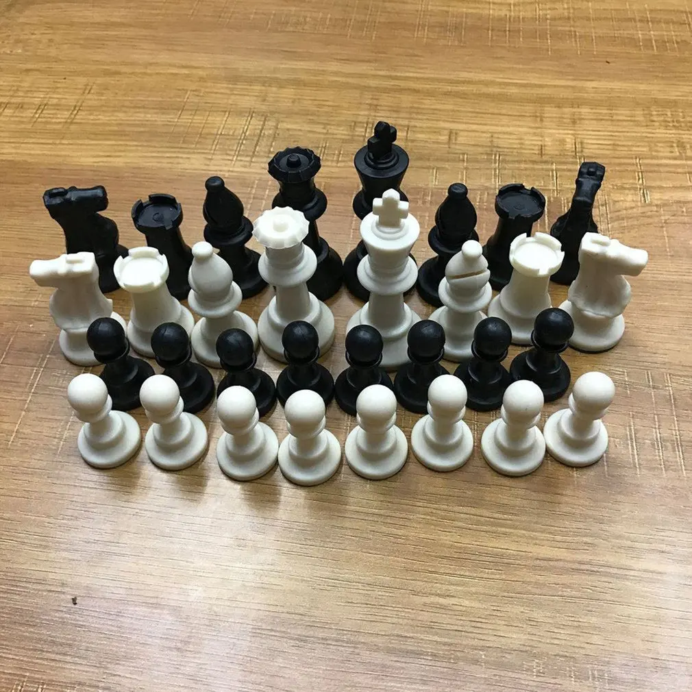 

Compact Size 65MM 32 Medieval Chess Pieces/Plastic Complete Chessmen International Word Chess Game Entertainment