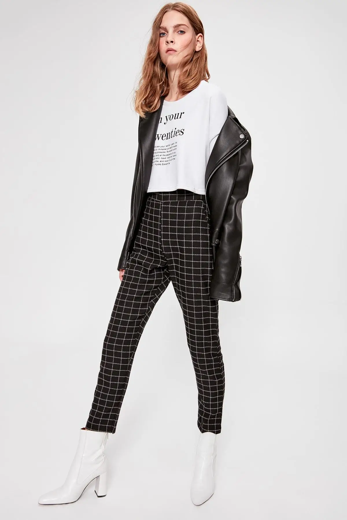 Trendyol черные клетчатые брюки TWOAW20PL0103
