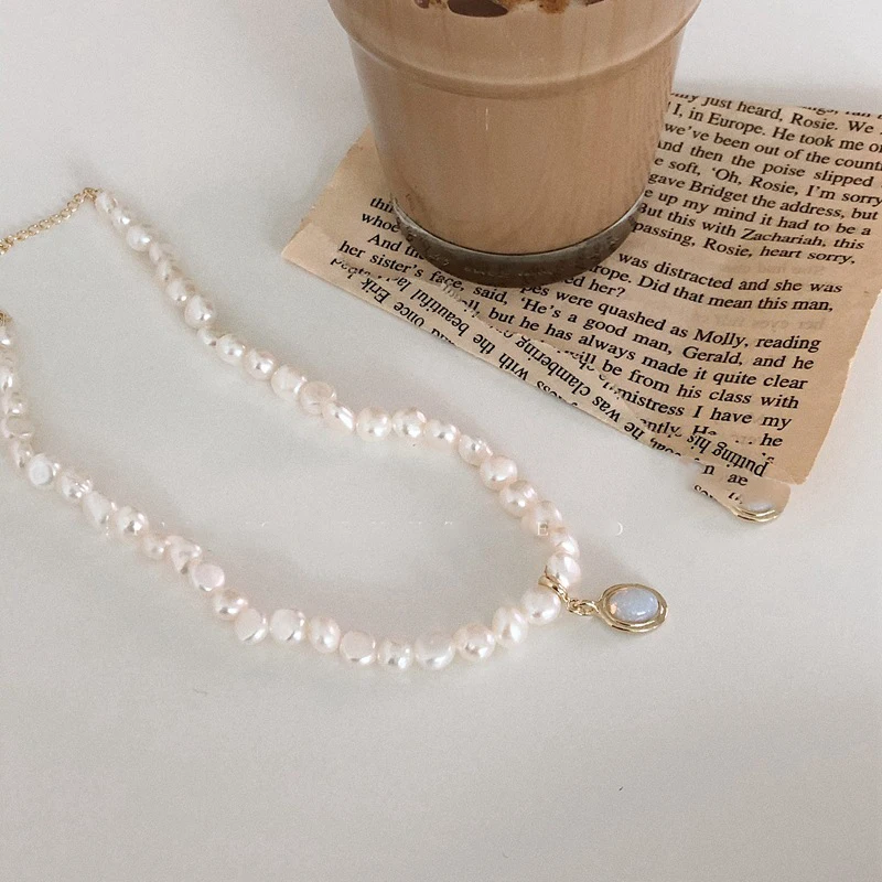 

Moonstone Pendant Necklace Natural Irregular Freshwater Pearls Strand Necklaces for Women Fashion Jewelry Gift Party Accessories