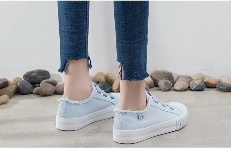 

Canvas shoes woman 2021 fashion comfortable summer flats Shoes female hook loop breathable sneakers women vulcanize shoes