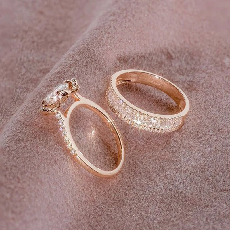 Женское кольцо с кристаллами в форме цветка обручальное из розового золота