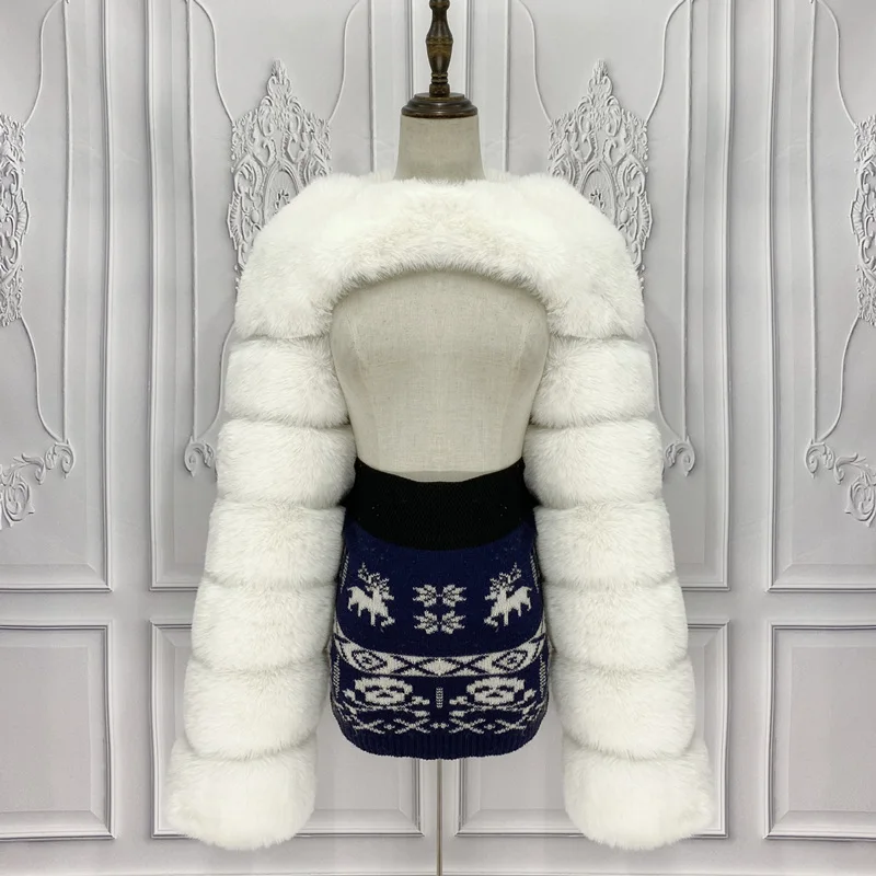 Куртка женская короткая из искусственного меха Осень-зима 2021 | Женская одежда