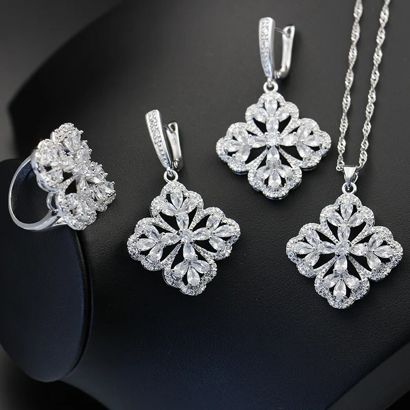 

3A Full Diamond Jewelry Three Piece Bridal Set Four Leaf Grass Jewelry Set