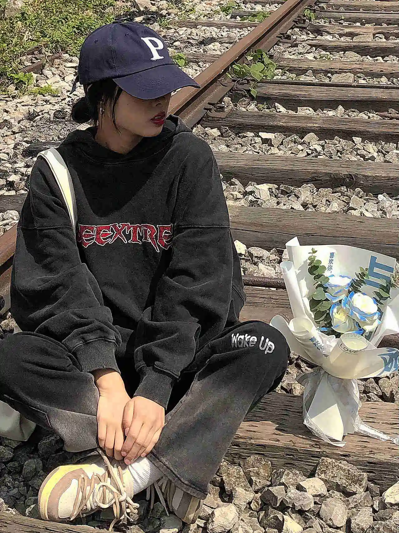 

Суперпопулярный женский свитер с капюшоном на раннюю осень, свободное модное тонкое пальто с принтом, дизайнерский Топ