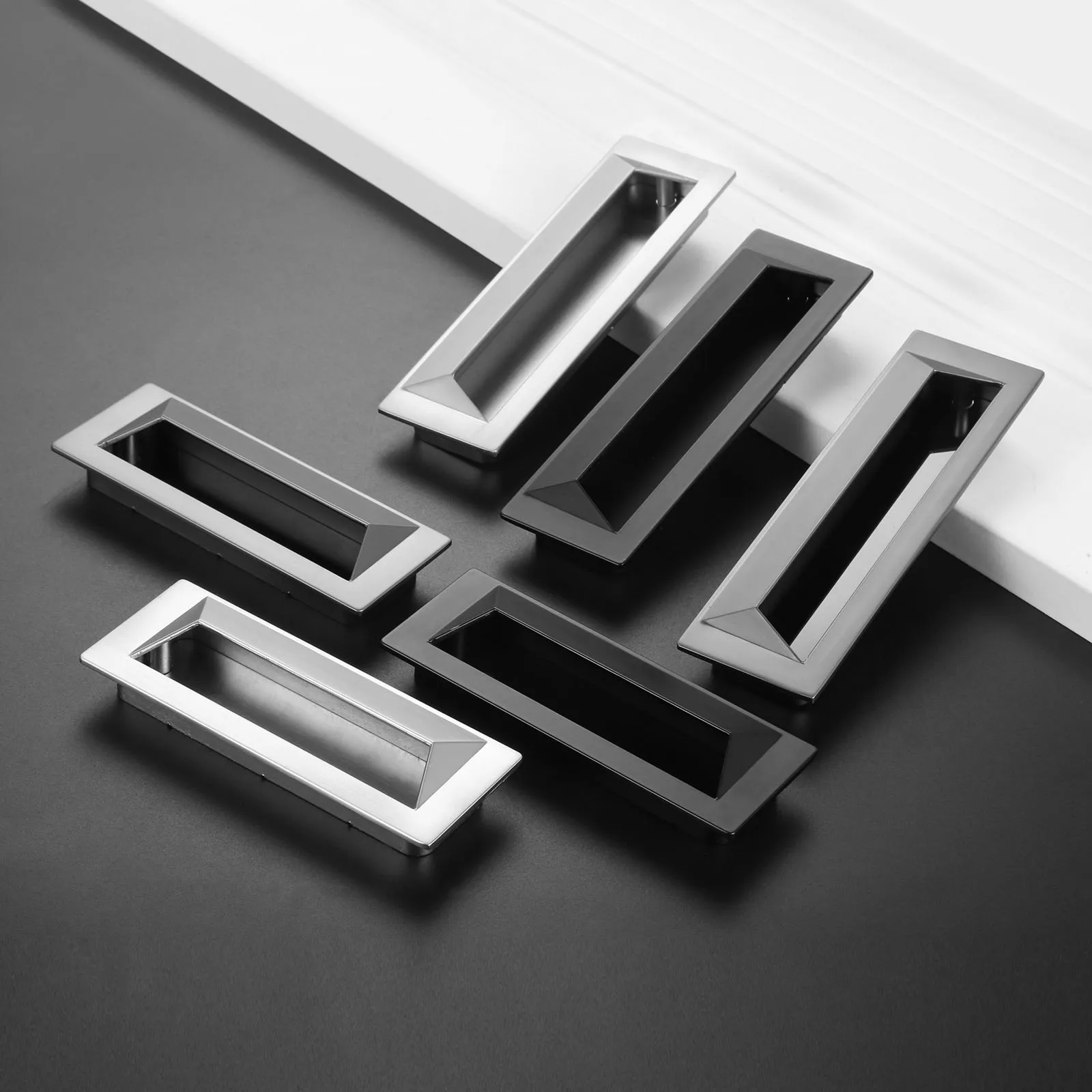 Встроенная ручка скрытая вытяжная Stealth отверстие 96/128 мм черный/жемчужно