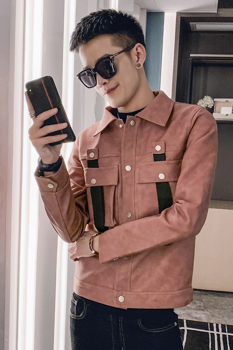 Мужская приталенная куртка из искусственной кожи с отворотами красная