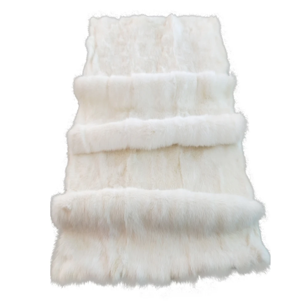 

Белая меховая пластина из натурального кроличьего меха, размер изделия 55 см * 110 см