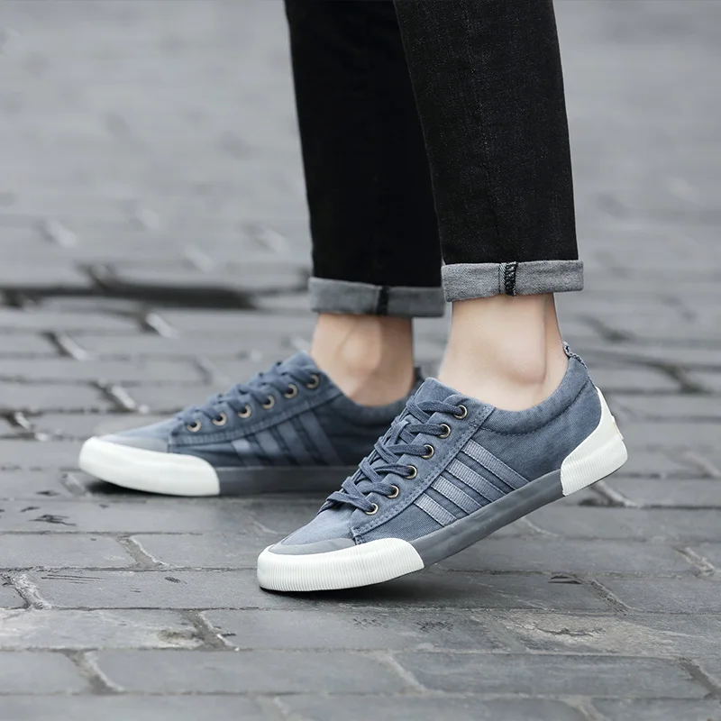 

SpongeMice Men Canvas Shoes 2021 Fashion Solid Color Men Vulcanized Shoes Lace-up White Casual Shoes Men Sneakers