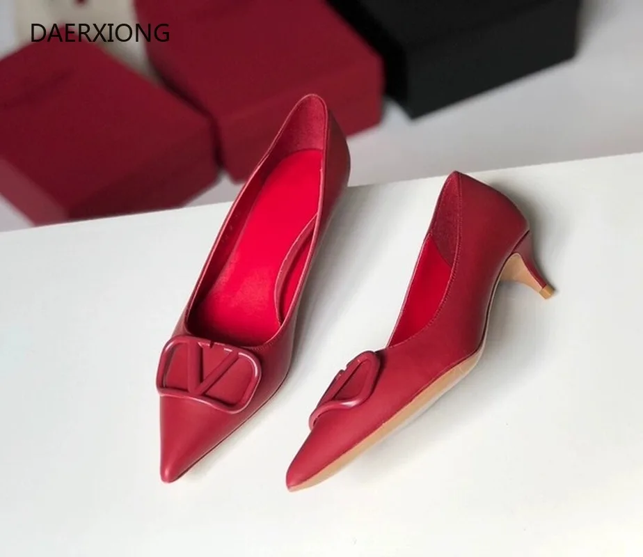 

Women High Heel Sandal Classics V Right Logo Brand Women Sandal 8.5cm Genuine Leather Black Red Wedding Shoes Pointed Toe Pumps