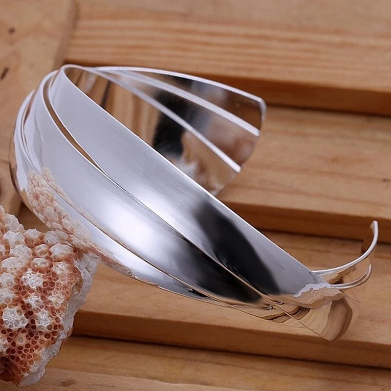 

Exquisite Chinese Valentine's Day Gift Fashion Bracelet Cuff Jewelry Retro Trend Round Ladies Ladies Wedding Wholesale