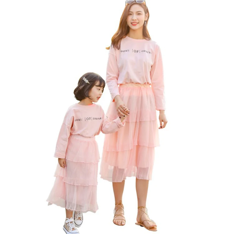 2019 г. Комплекты футболок и платьев Одинаковая одежда для мамы дочки Хлопковые